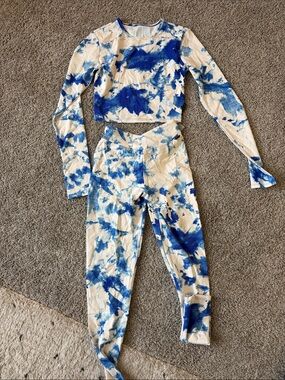 Blue Tie-Dye Long Sleeve Crop Top & Leggings Set - Women